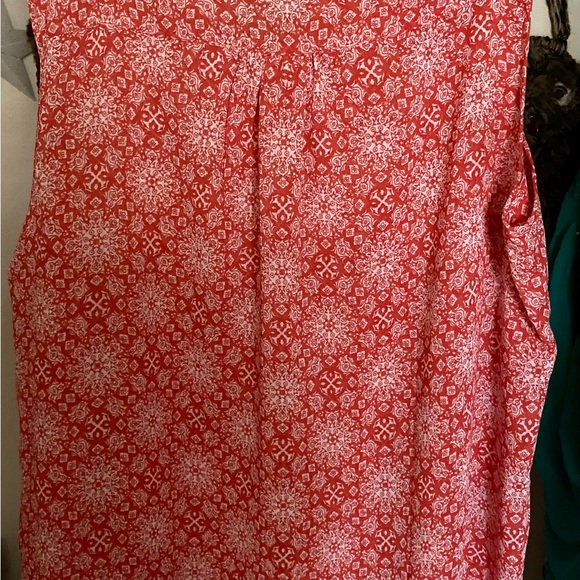 Sleeveless blouse - Picture 2 of 2